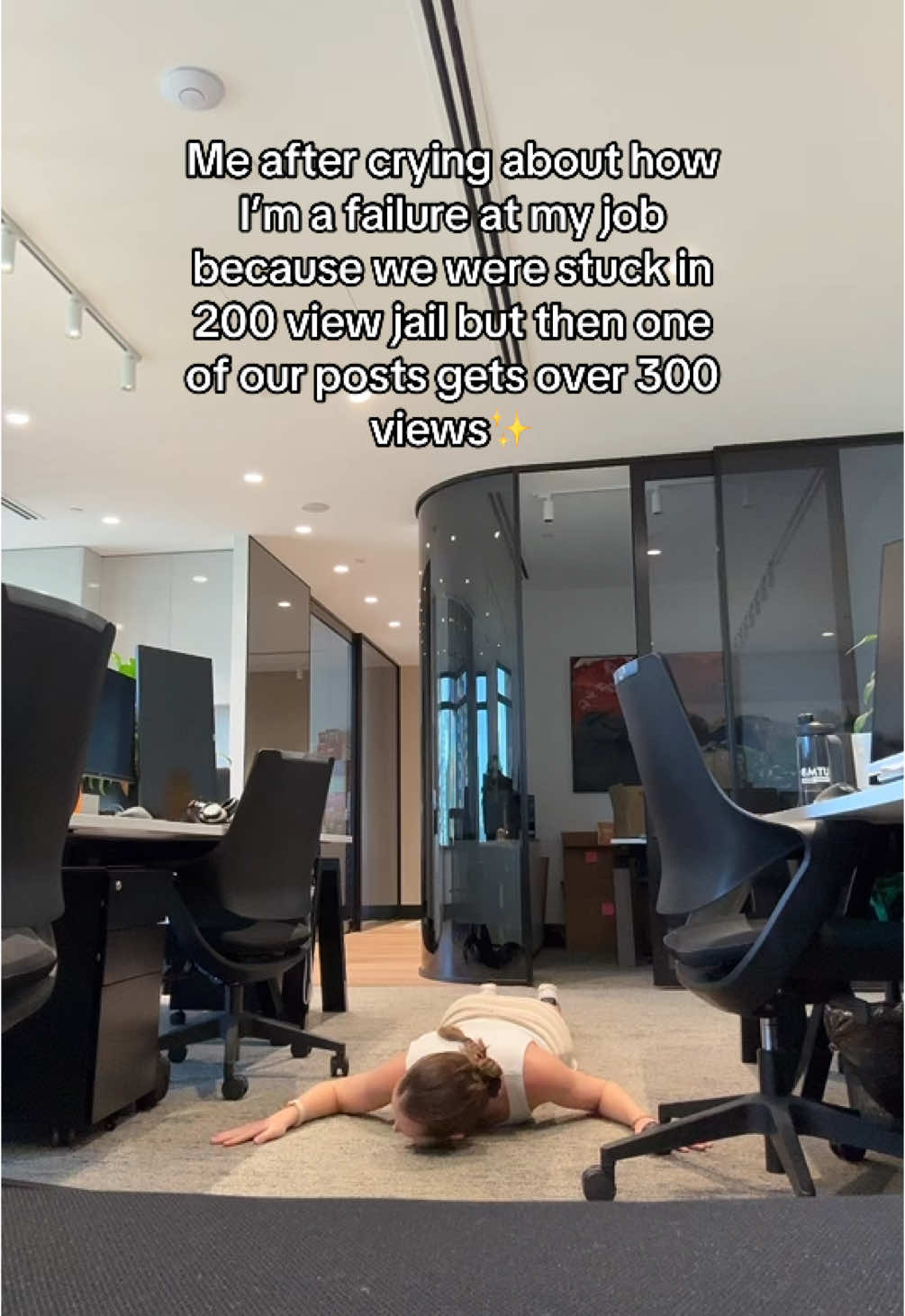 I am so great fun that no one was in the office when I filmed this #workhumour #tiktok #200viewjail #helpme #genz #digitalmarketing #views #socialmediamarketing #foryoupage #fyp #trendingsound #andscene 
