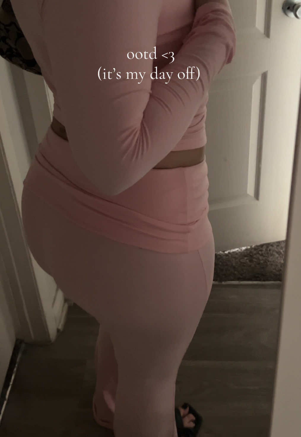 i love me a set on my days off cause all i want to do is chill #OOTD #outfitoftheday #twopieceset 
