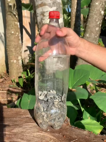 Putting rocks in the bottle was my solution! #homehack #LifeHack #signal 