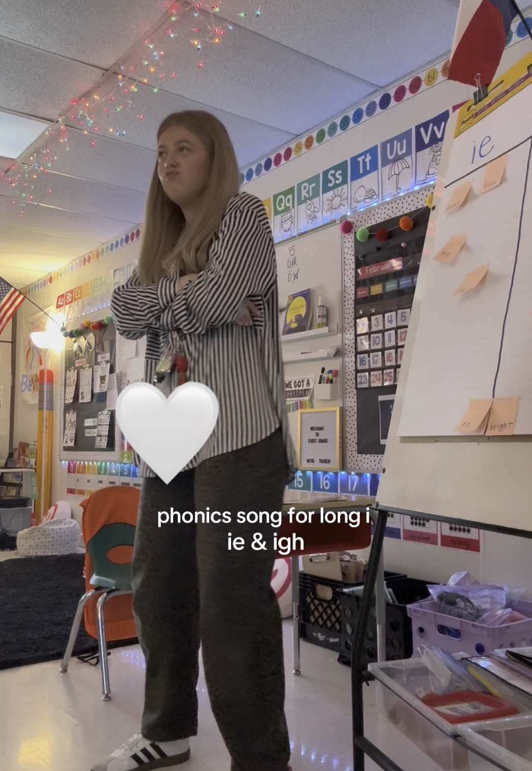 Creating songs on the fly is what helps keep my students engaged and helps them remember the phonics rule when reading & writing! ✏️🎶 Thankful my first graders don’t judge my dancing skills lol!  #1stgradeteacher #teachersoftiktok #fyp #bekind #jesuslovesyou 