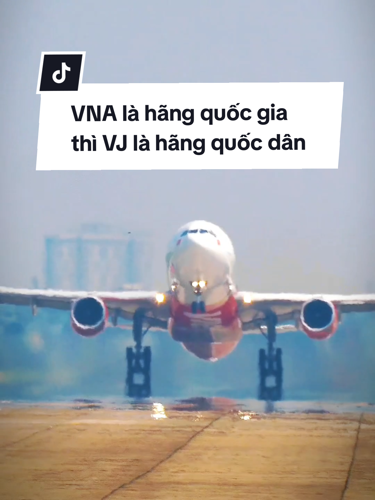 Vietnam Airlines là hãng hàng không quốc gia thì Vietjet là hãng hàng không quốc dân #Vietjet #vietnamairlines #aviation 