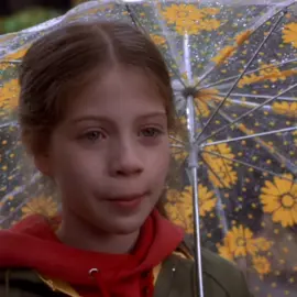 I grew up watching Michelle Trachtenberg. I absolutely adore her. I was first introduced to Michelle when her movie Harriet the Spy came out. She was one of the top child actors in the 90s. I watched her in Inspector Gadget, EuroTrip, & Ice Princess. I am an absolute fan. It was her role in Buffy The Vampire Slayer, as Dawn, that made me a lifetime fan. Even though I never met her, her roles in film/tv have impacted my life so much. In a weird way, I feel like I grew up with her. I am devasted by the news of her passing. My heart goes out to her family. May she rest in peace.🙏 #harrietthespy #iceprincess #buffythevampireslayer #buffysummers #dawnsummers #sarahmichellegellar #michelletrachtenberg #georginasparks #gossipgirl 