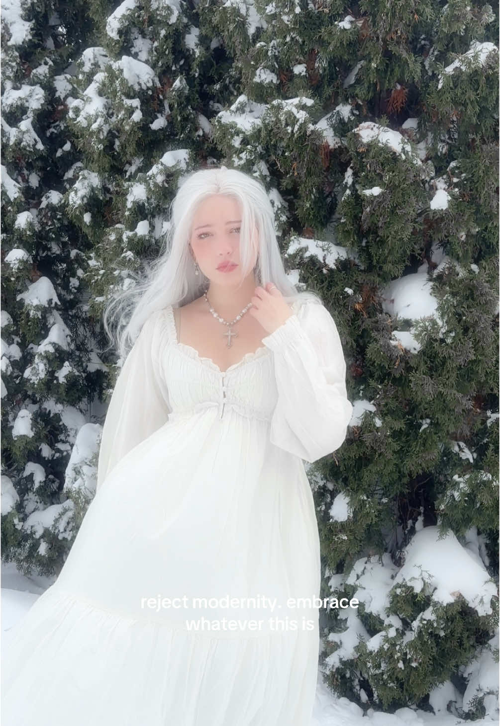 if you look closely you can see how much pain my hands were in in the sitting clips LMAOOO #winter #OOTD #fantasy #highfantasy #fairycore #bridgerton #ethereal 