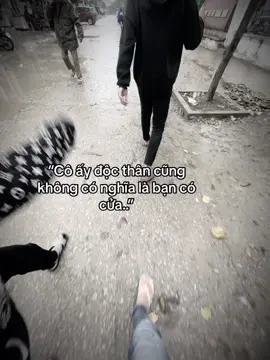 “Cô ấy độc thân cũng không có nghĩa là bạn có cửa..”#storry #xuhuong #tamtrang #chill #fyp #viral #xh #tinhyeu #buon #xuhuongtiktok 