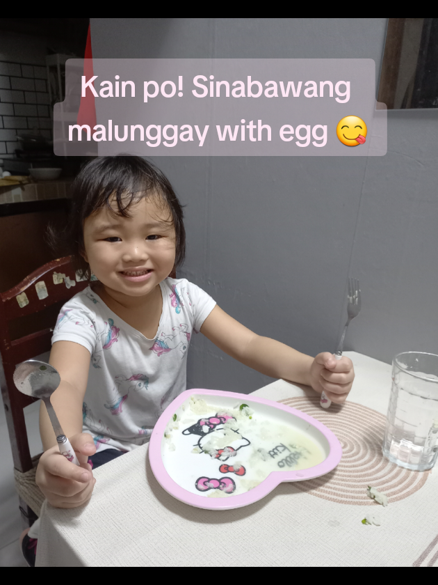 Kain po! sinabawang malunggay with egg yummy 😋 #HealingJourney #ThankYouLord #blessed #followersシ゚ #fypシ゚viralシfypシ゚ #mylittlewarrior #cancerawarness #stronggirl #braveklea #fyppppppppppppppppppppppp #luekemiawarrior 