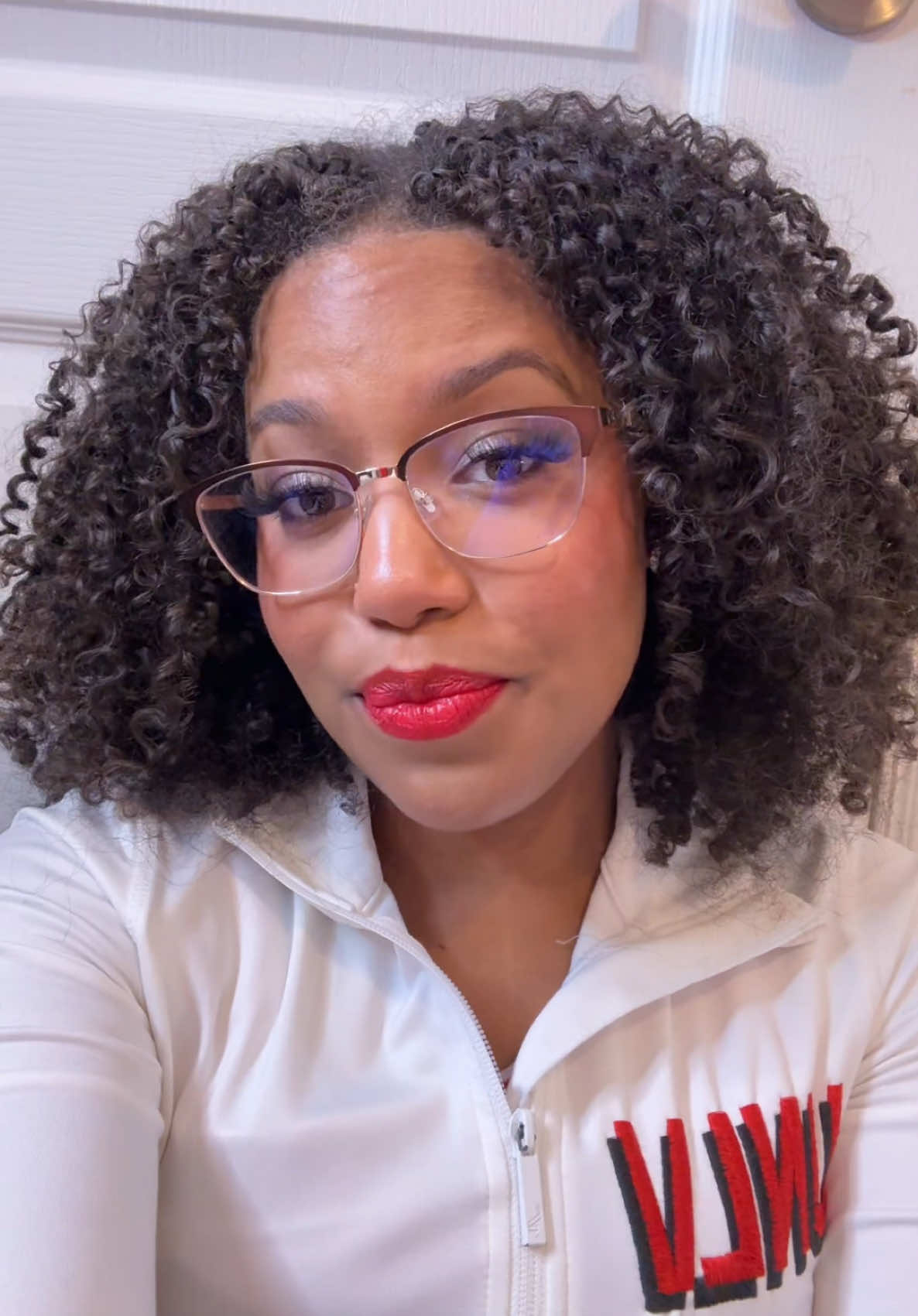 i love game day makeup🥰 #gamedaymakeup #songstolipsyncto #curlyhaircheck 