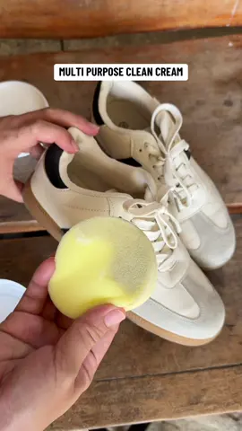 Huwag mong labhan ng labhan baka masira sapatos mo  #multipurposecleaner #shoecleaner #shoecleaning #shoecleaninghack 