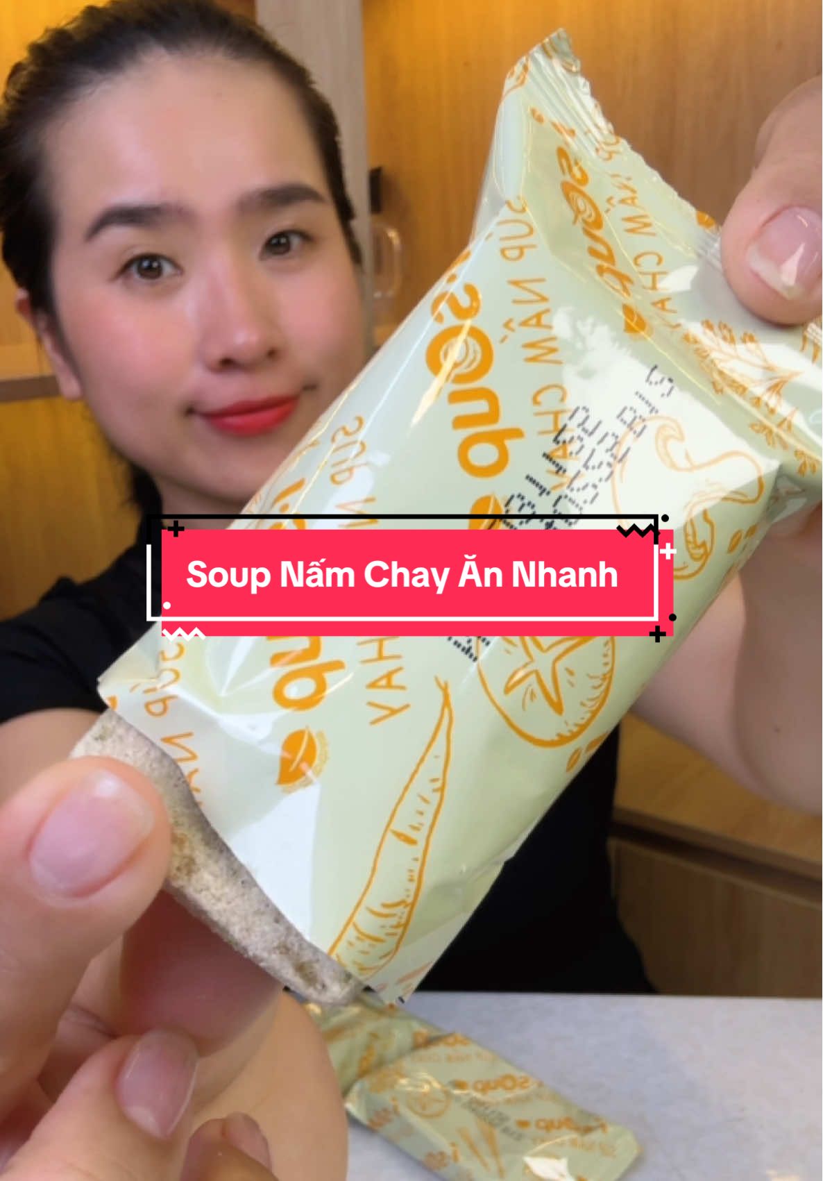 Tui biết mà cái này là cũng hơi khó tin nhưng mà nó ăn nó ngon thiệt mấy bà ơi...chỉ cần sau 3s thôi là có ngay một cái chén súp nóng hỏi thơm ngon ##bepcuagiao##anvat##mukbang##soup##isoup##monchay