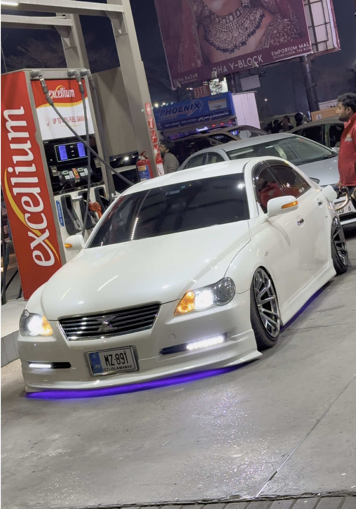Mark x kis kis ka dream he? 😅❤️ #fyp #markx #dream #markxlover #carsoftiktok #unfreezemyaccount 