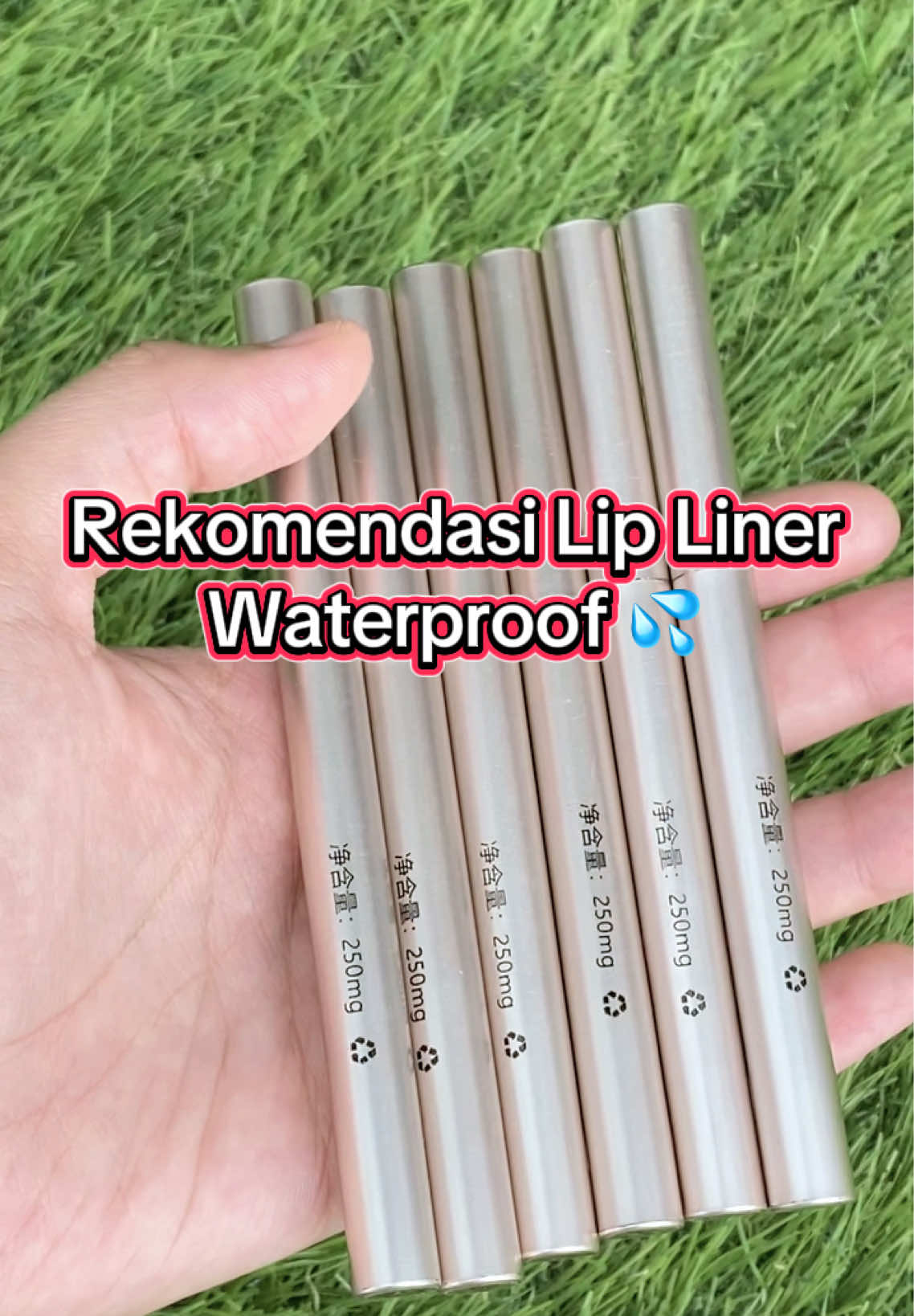 Wajib punya  Lip Liner waterproof yang satu ini!😍 #Racun #barangviral #tiktokracun #racunviraltiktok #fyp #lipliner #racuntiktok #fypdong #lipglaze #trend2025 #lipcombo 