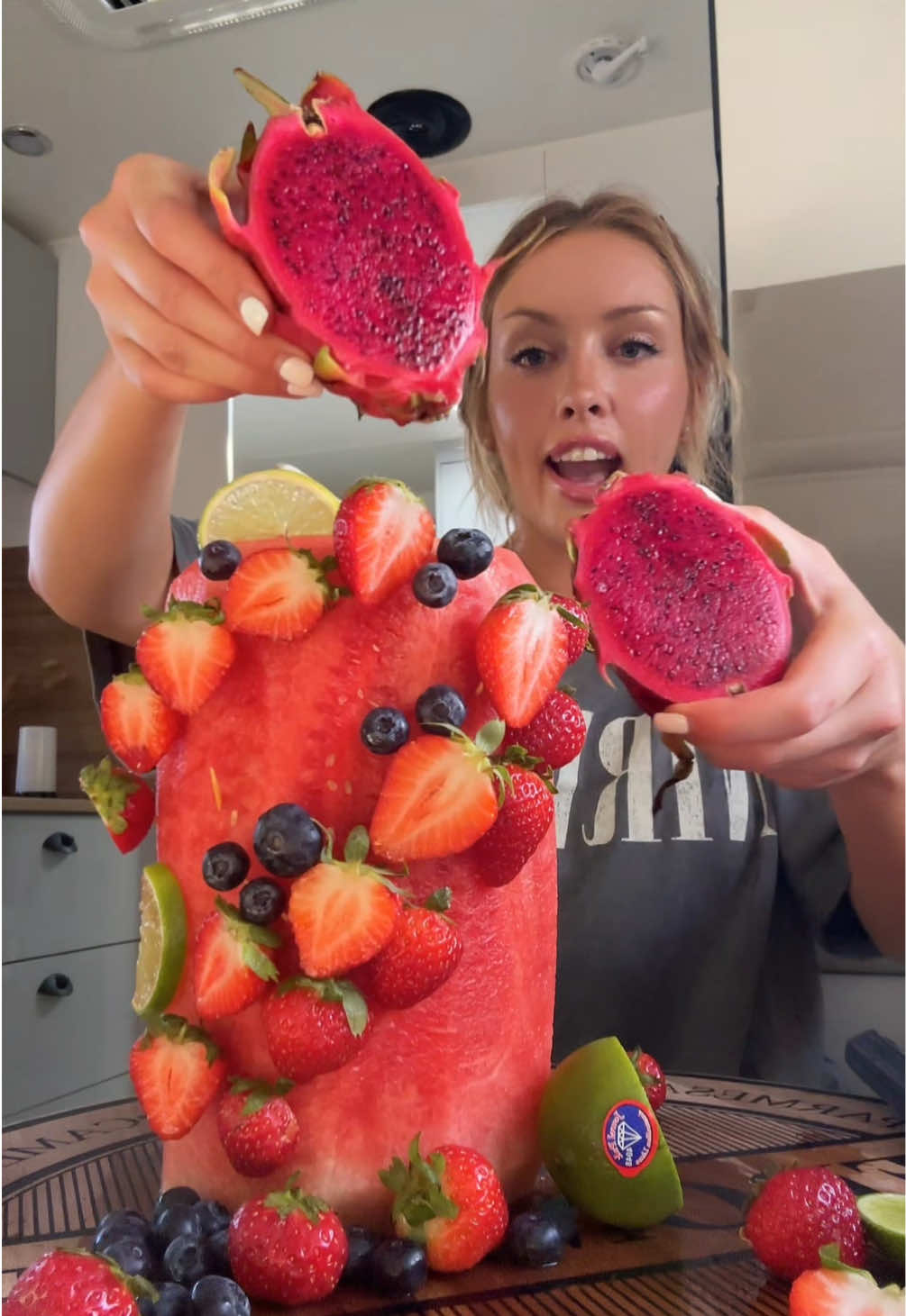 Watermelon cake for the win 🍉 #watermeloncake #trend #fruit 