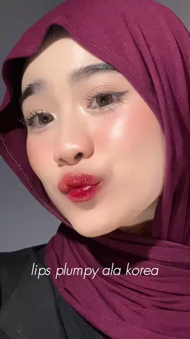 sini2 yg suka makeup look ala2 korea bibir nya wajib pake lip glassy tint ini😚🫶🏻 #omgbeauty #liptintomg #liptint 