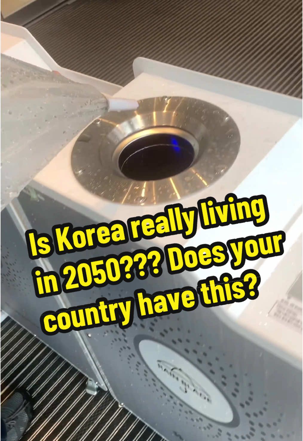 Wet umbrella dryers, is Korea really living in 2050 or are we just behind? You’ll see these in a lot of facilities before entering given the amount of rainy days here☔️   #fyp #korea #seoul #thingsthatjustmakesense #innovation #livingabroad #CapCut #umbrellachallenge #EcoFriendly 