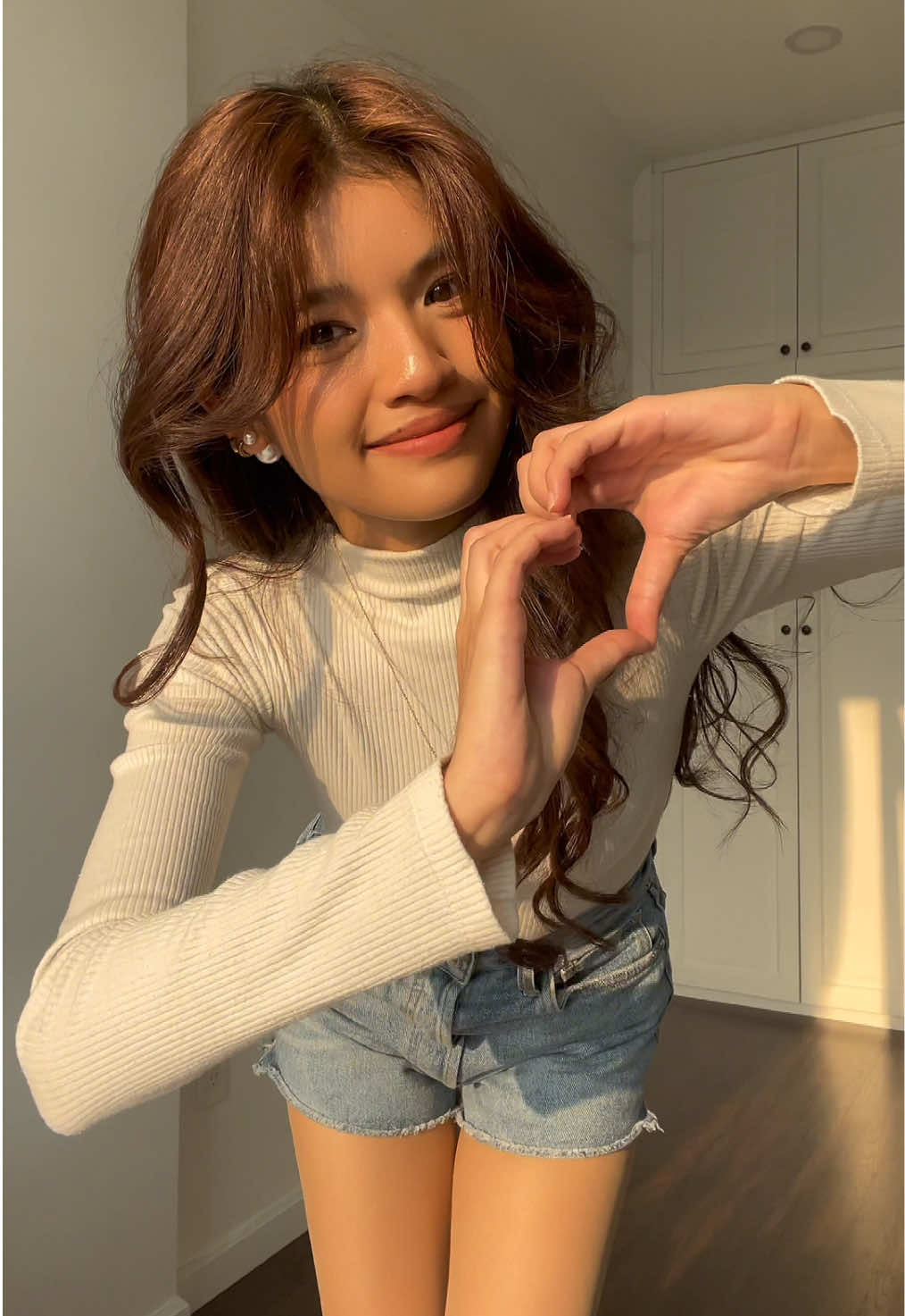 Biết gì chưa người đẹp? 🙈❤️✨🙌 Lúc nào trong tủ Amy cũng phải có ít nhất 1 em này của @BEBE CHIC, mấy năm nay rồi. Amy chắc chắn là nhiều chị em cũng dùng của Bebe, nhưng cho ai chưa biết thì Amy giới thiệu cho mọi người nhenn ❤️❤️❤️ #tryon #bebechic #quantatbebechic #fyp 