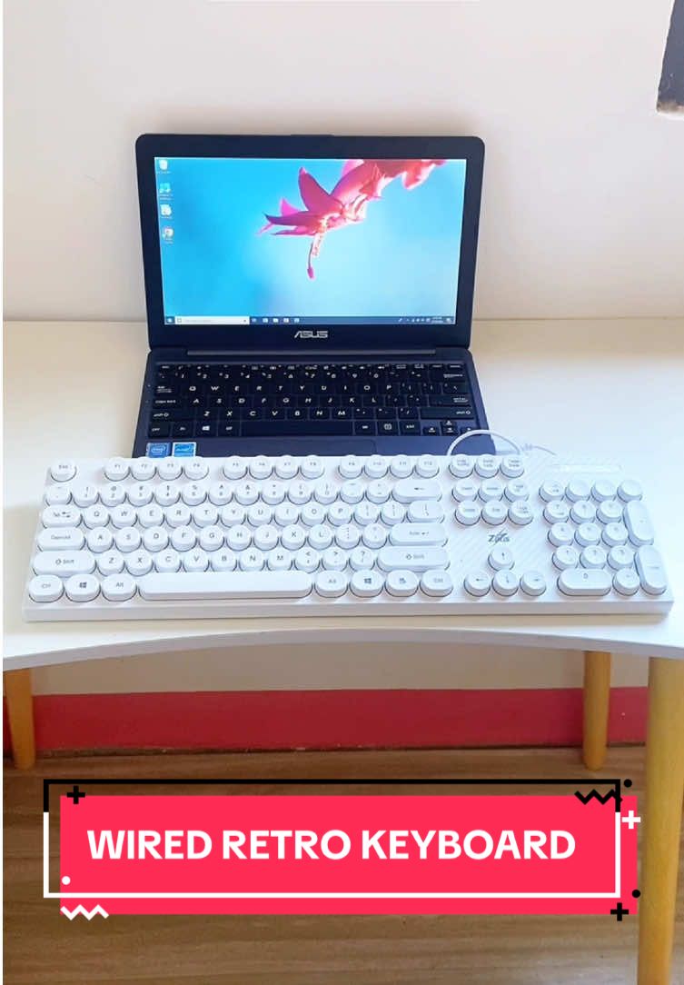 Wired retro keyboard with round keys.💟 #keyboard #wiredkeyboard #wiredretrokeyboard #keyboardasmr #keyboardmurah #wirelesskeyboard #tiktokfinds #fyp 