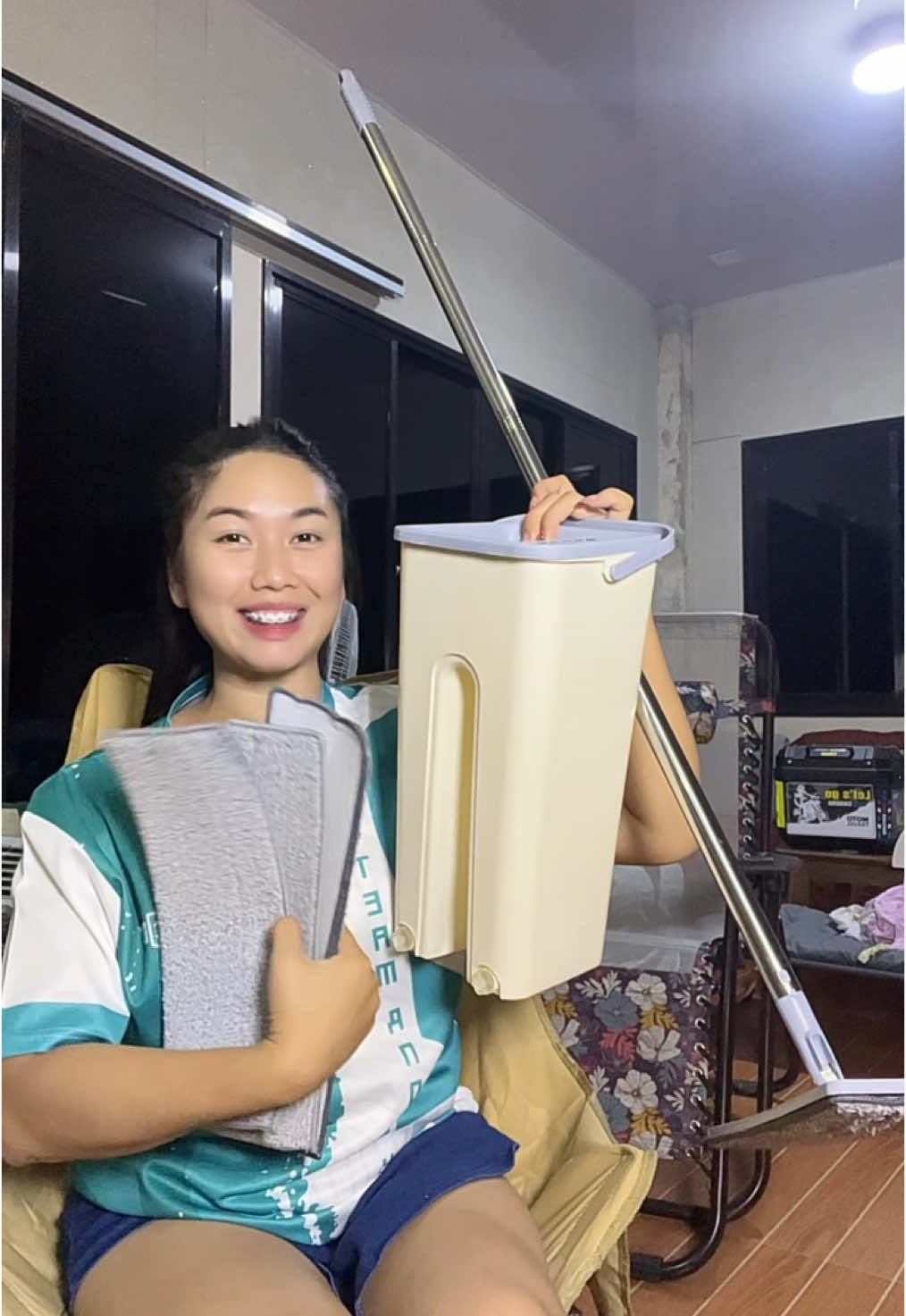 Flat Mop Self Wash Squeeze Dry Floor Mop 2 in 1 360 Spin Mop With Bucket And Mops Cloth Refill  #mop #floormop #selfwashmop 
