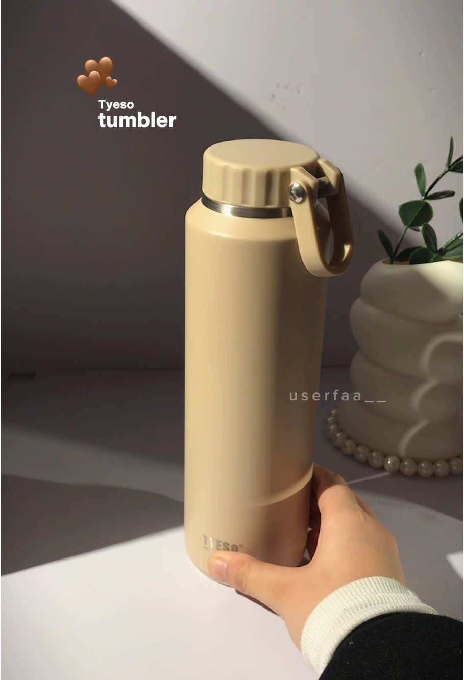 Kita ada test dia punya tahan sejuk tunggu part two! 🤗 #tyeso #tyesotumbler #tumblertahanpanas #tumblertahansejuk 