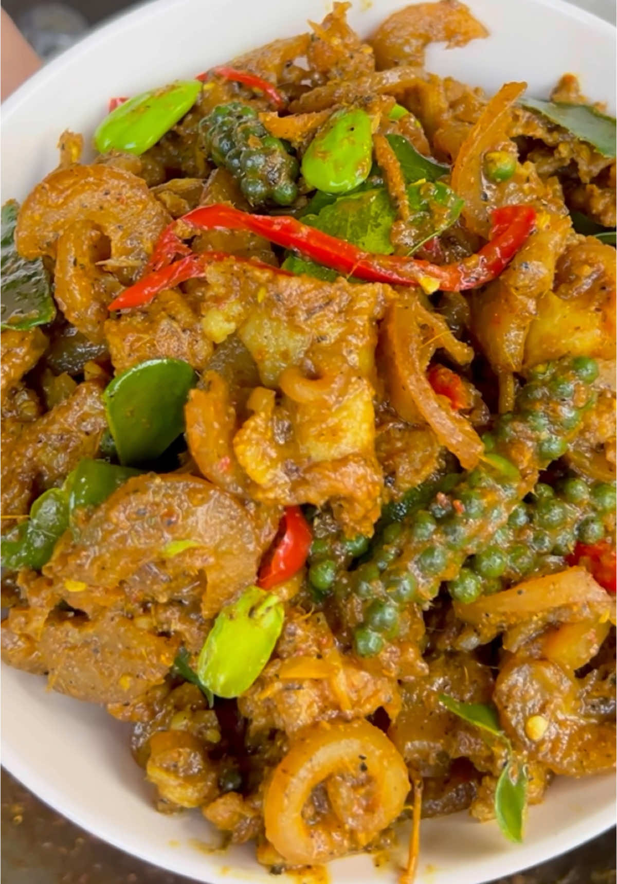 #ผัดเผ็ดหมูป่า รสเด็ด เผ็ดถึงเครื่อง หอมสมุนไพร จากเครื่องแกงเผ็ด สูตรผสมกะปิ #เอกอร่อย #ผัดเผ็ด #คั่วกลิ้ง #เครื่องแกงเผ็ดใต้ 