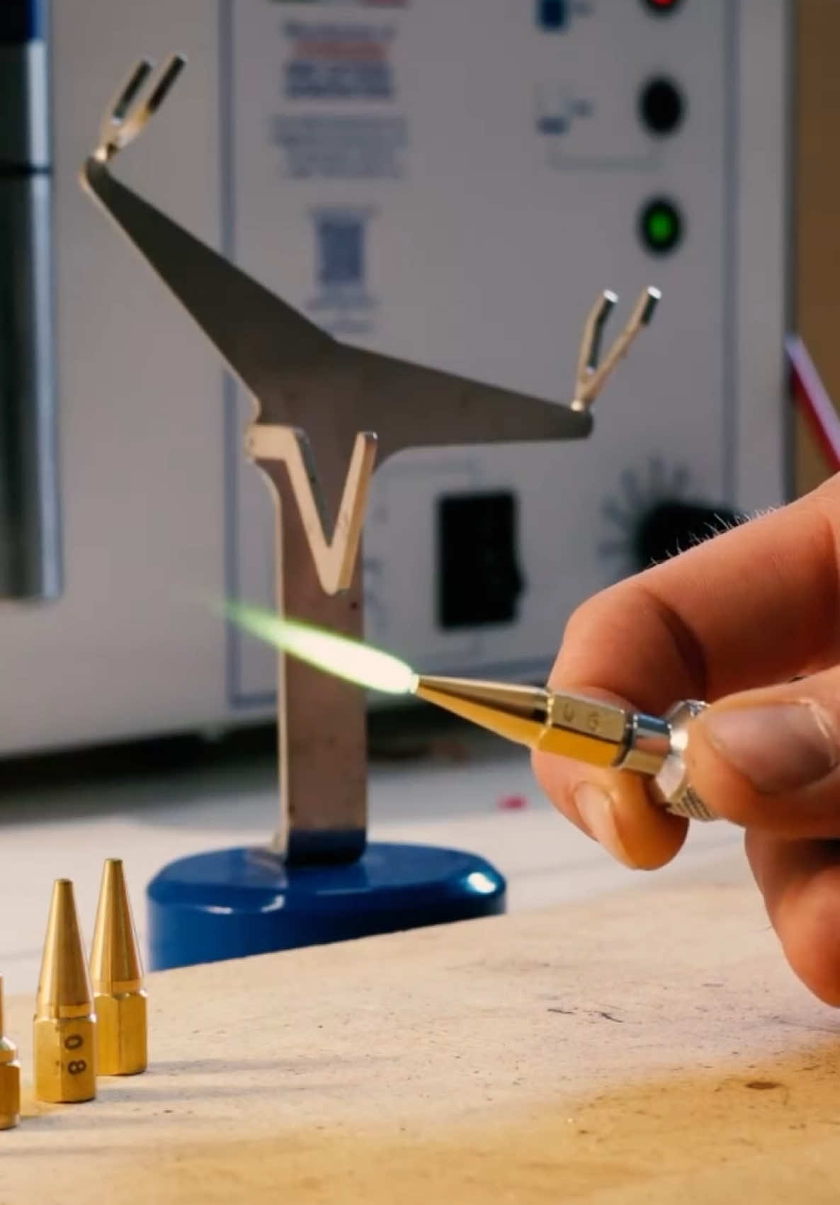 Upgrade your soldering process with the innovative hydrogen torch system! With easy lighting, visual controls, and customizable power levels, enjoy a precise micro flame that ensures a clean brazing surface without CO2 emissions or oxidation. 🔥💍 #Torch #BenchJeweler #Jeweler #JewelryTools #Soldering #JewelryRepair