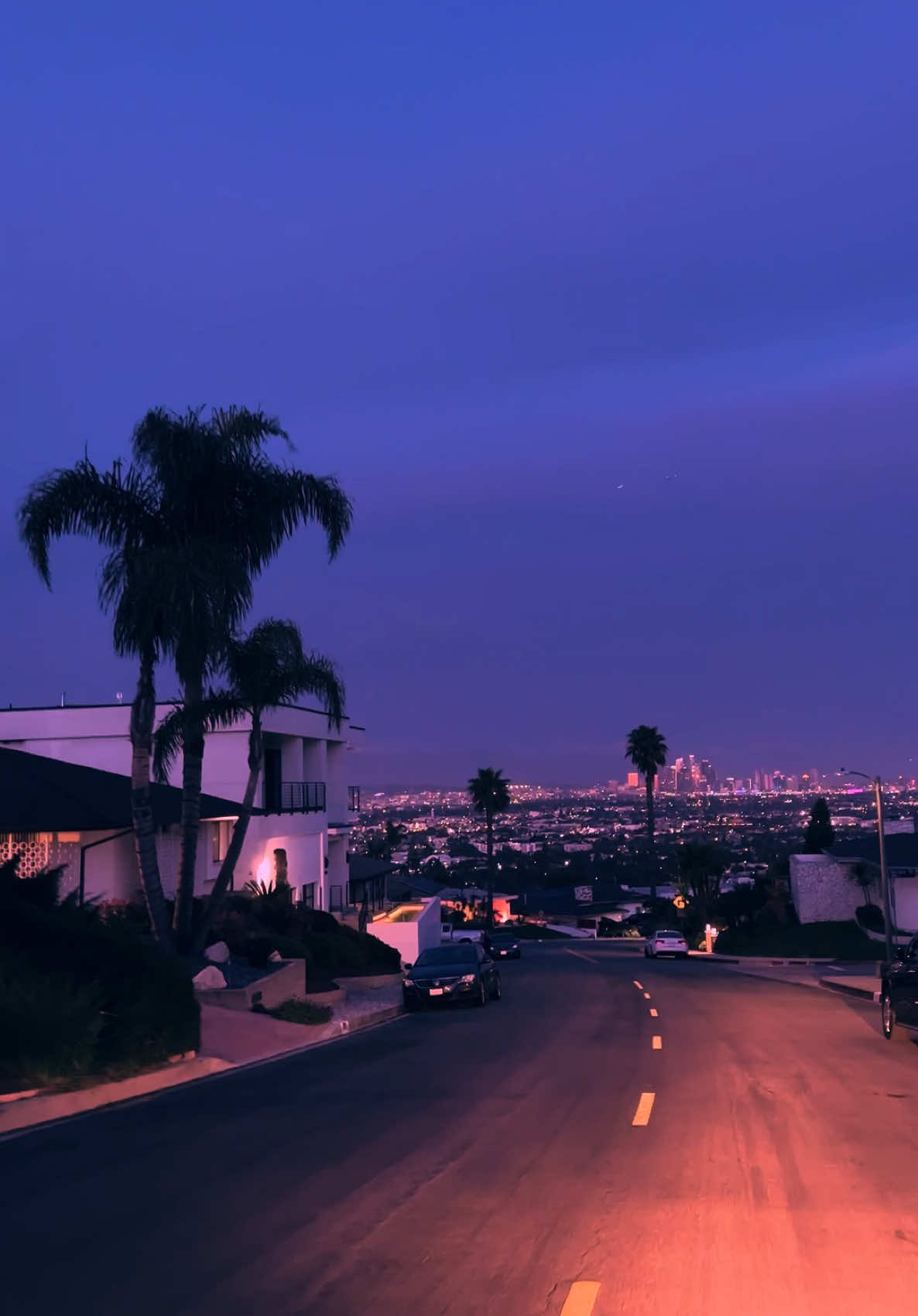 Nothing like a night drive in LA 🌙 #losangeles #LA #california 