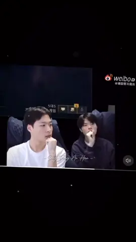 Smeb: “Ai là hỗ trợ ăn ý nhất?”                                         Deft: “Trên lí thuyết, điều này phải đánh giá cả về khả năng đi đường và phối hợp trong giao tranh. Mặc dù chỉ chơi cùng nhau 1 năm nhưng em thấy em và Minseok là ăn ý nhất. Có cả Geonhee (BeryL), anh Mata, Meiko, anh Chungik (TusiN) cũng phối hợp rất tốt, em thấy đều ăn ý cả”                                              Smeb: “Meiko ahhahahaha”       *=))))tự nhiên tới meiko thì cười là sao anh xì mép ơi ☺️🥲#Deft #meiko #Defiko              