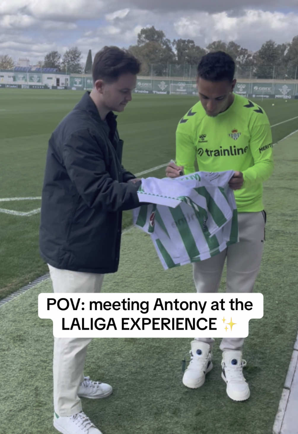 What a start to the first day of the #LALIGAEXPERIENCE 🤩 #laliga #futbol #antony #football 