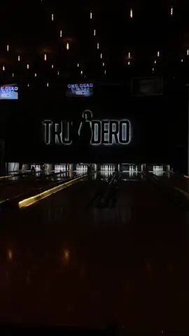 🎳 👸 