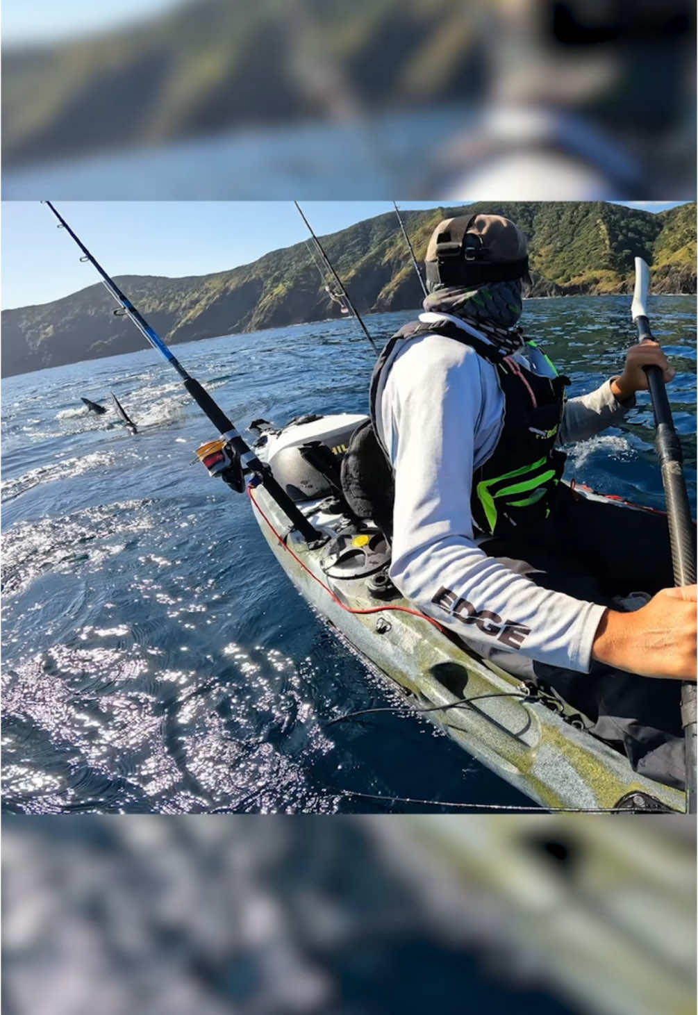 How would you react in this situation? 😳 Matt Wells kept his cool with a great white shark hot on his tail. #gopro #shark #gopropov #pov #sharkencounter #greatwhiteshark #fishing #newzealand 