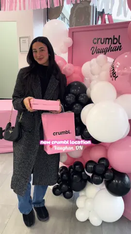 OPENS TMRW FEB 28!!!💗🍪🎀 RUNNN DONT WALK👀 The flavours this week are also FIREEE😍 #fyp #crumbl #crumblcanada #crumblcookies #crumbltiktok #crumblecookie #crumblcookiesoftheweek #crumblvaughan #vaughan #newcrumblcookies #vaughanfood #torontocookies 