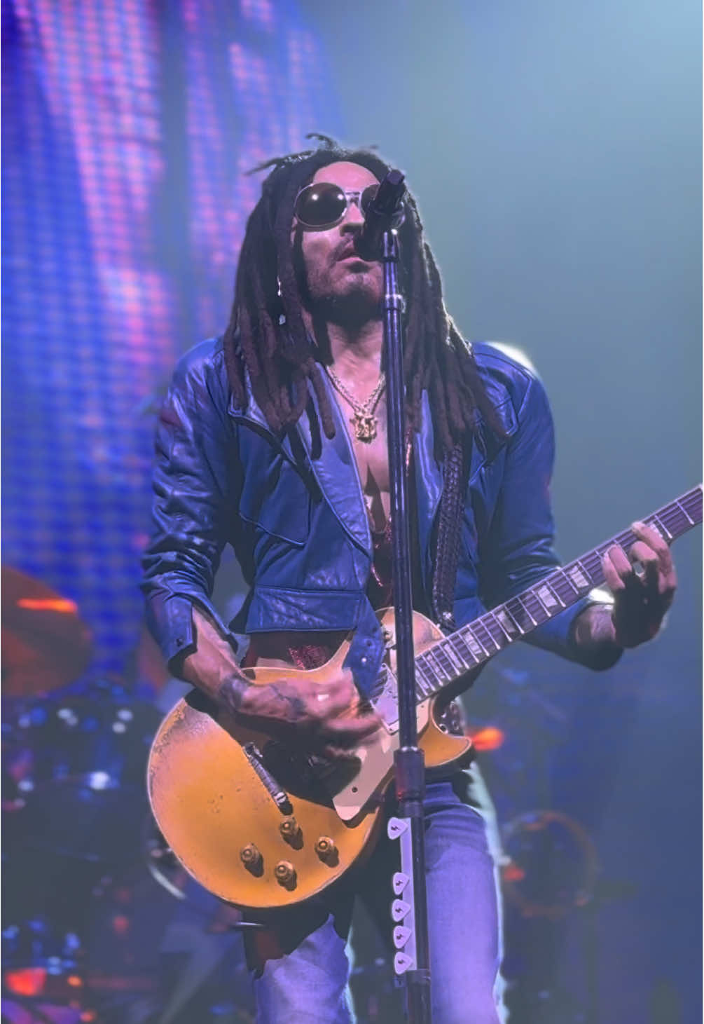 I Belong To You LIVE ⚡️ #lennykravitz #lennykravitzfan #lennykravitzconcert #lennykravitzlive #blueelectriclighttour #foryou #fy #pourtoi #blueelectriclightlennykravitz #foryoupage #lennykravitztour #concert @Lenny Kravitz @Zénith Nantes Métropole 