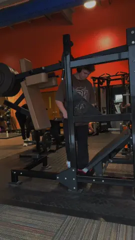 Squats @devon #bodybuilding #fyp 