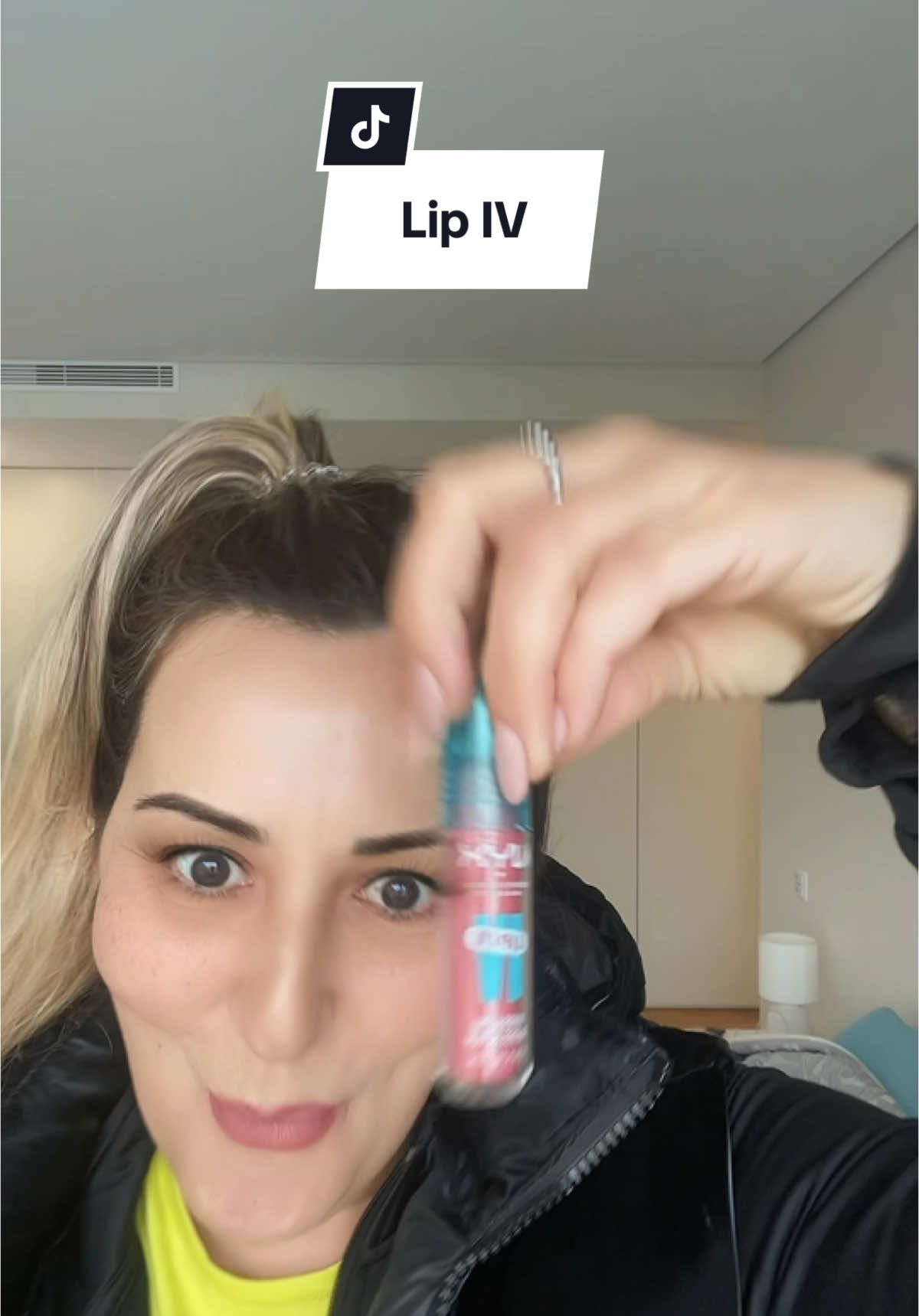 Consegue toda a hidratação de um gloss e o efeito lip tint com o LIP I.V., o mais recente lançamento da NYX Professional Makeup, que viralizou nas redes sociais e que finalmente CHEGOU A PORTUGAL!  Este 2-em-1 de sonho pode ser usado como gloss, hidratando os lábios até 12h, mas se removeres o brilho uns minutos após a aplicação, a cor mantém-se graças à sua alta pigmentação. Hidratação que fica, cor que não vai embora 🌈 E com uma dose de vitaminas como o Magnésio, Vitamina B12 e Agua de Côco. #maquilhagem #viralmakeup #makeup #gloss #profissional  #nyxportugal #nyxmakeup  @NYX Professional Makeup 