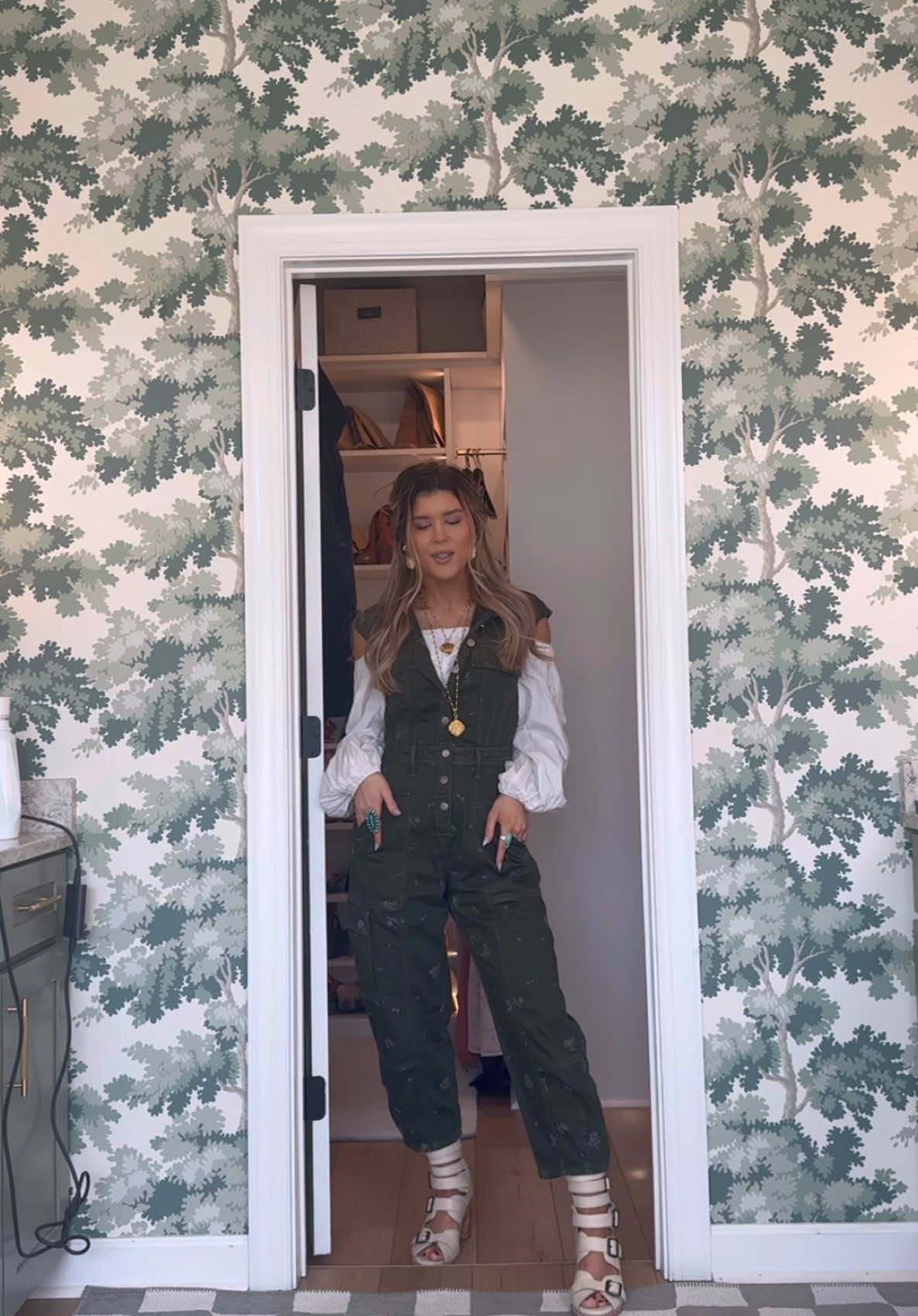 Jumpsuits might be one of the best inventions 😍