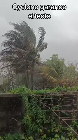 Passage du cyclone à l’île Maurice  la réunion faites attention à  vous en espérant qu’il n’y ai pas de dégâts  #cyclone #reunion #974 #iledelareunion #reunionisland #nature #tempete #alerte #mauritius🇲🇺 #garance #cyclonegarance 