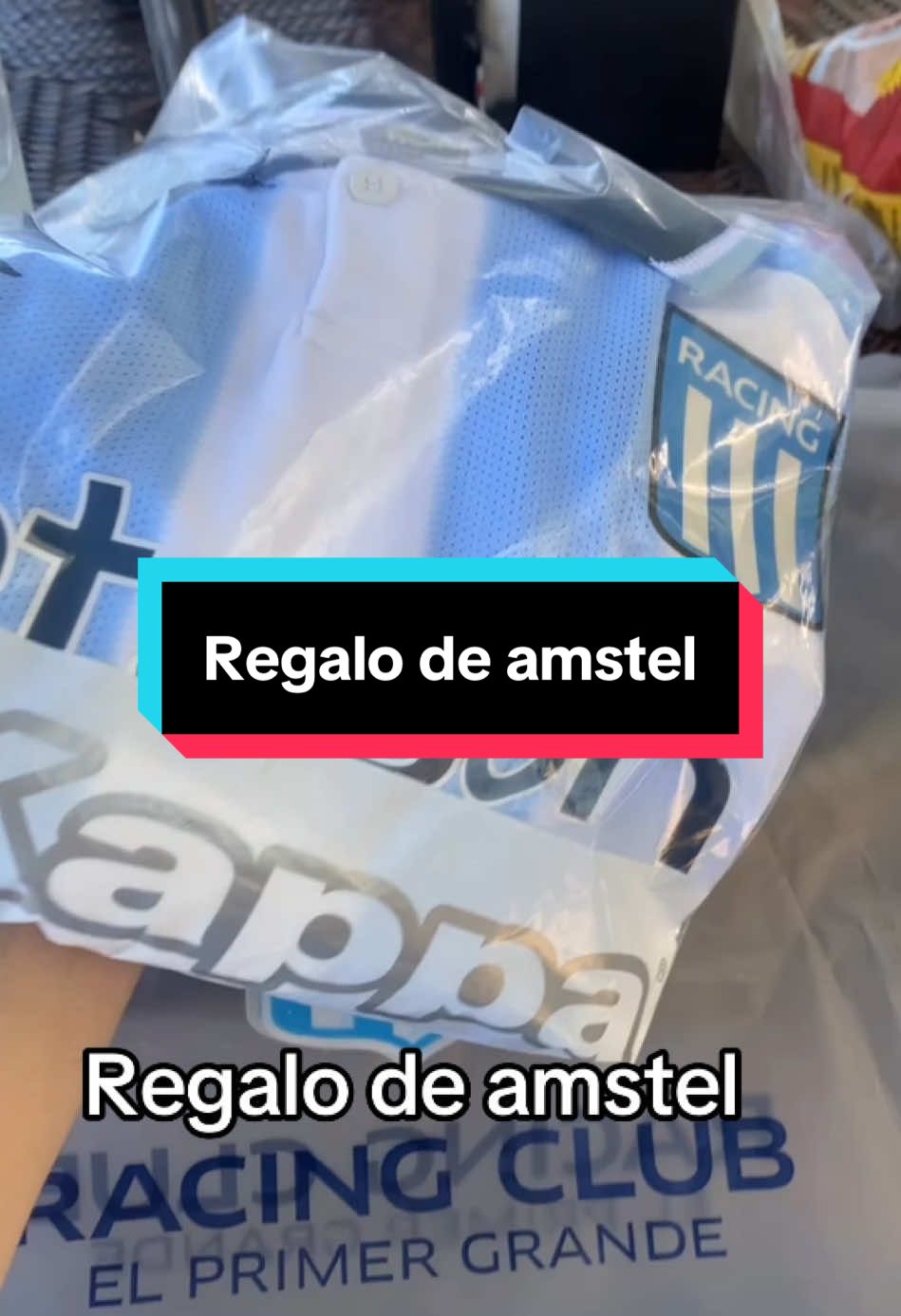 Regalo de amstel #fyp #parati #futbol #racing #argentina #recopa #final #riodejaneiro #brasil #aventura #mochilero #viralvideosofficial 