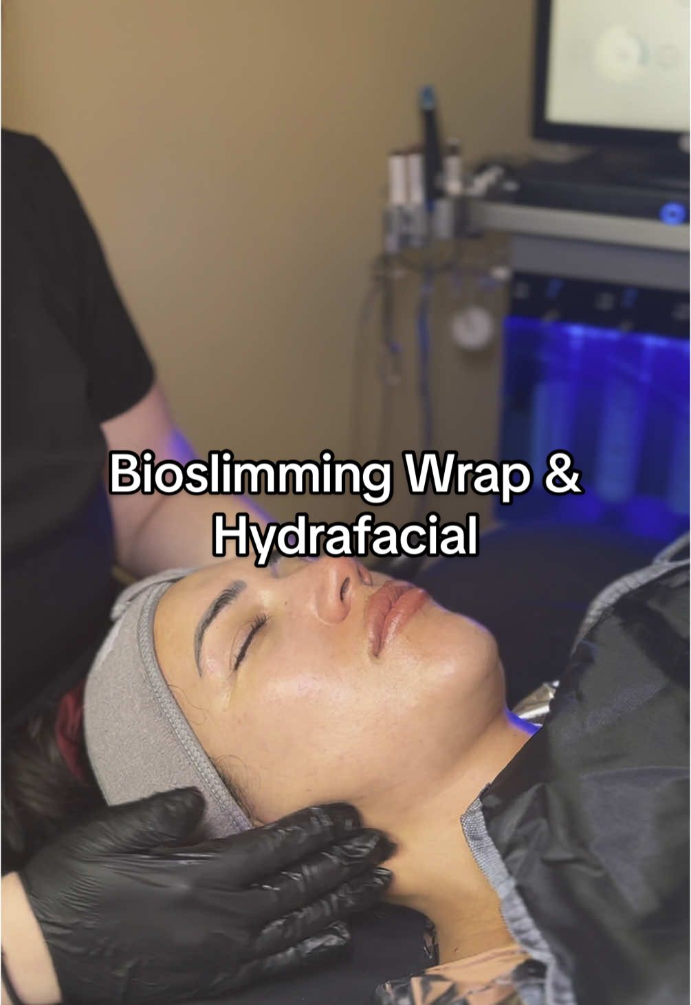 Snatched & glowing just in time for spring break! ✨💆‍♀️ I got the Bioslimming Wrap & Hydrafacial combo at @RegencyMedicalSpa, and this treatment is a must if you want to look sculpted and refreshed! 💖 Bioslimming Wrap = Slims, firms & smooths (results last up to 10 days!) 💦 Hydrafacial = Deep cleans, hydrates & gives that instant glow (wait till you see what came out of my skin 🤯) This combo is officially in my self-care routine! Who else is booking a glow-up day? 👇🏼✨ #HydrafacialGlow #BioslimmingWrap #RegencyMedSpa #SpringBreakReady #SnatchedAndGlowing #SelfCareRoutine #BeautyTreatment #barrington #chicago #medspa 