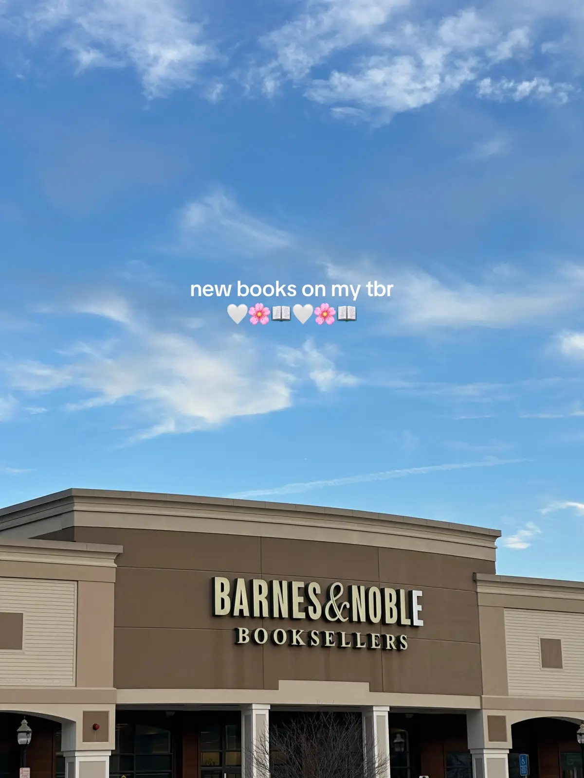 new books that i’ve added to my tbr 🌸 @Barnes & Noble  #newbooks #newbookrecs #bookrelease #bookrelease2025 #bookrecommendations #booktbr #tb #tbrlist #newbooks2025 #BookTok #booktoker #bookworm #bookrecs #booktokfyp 