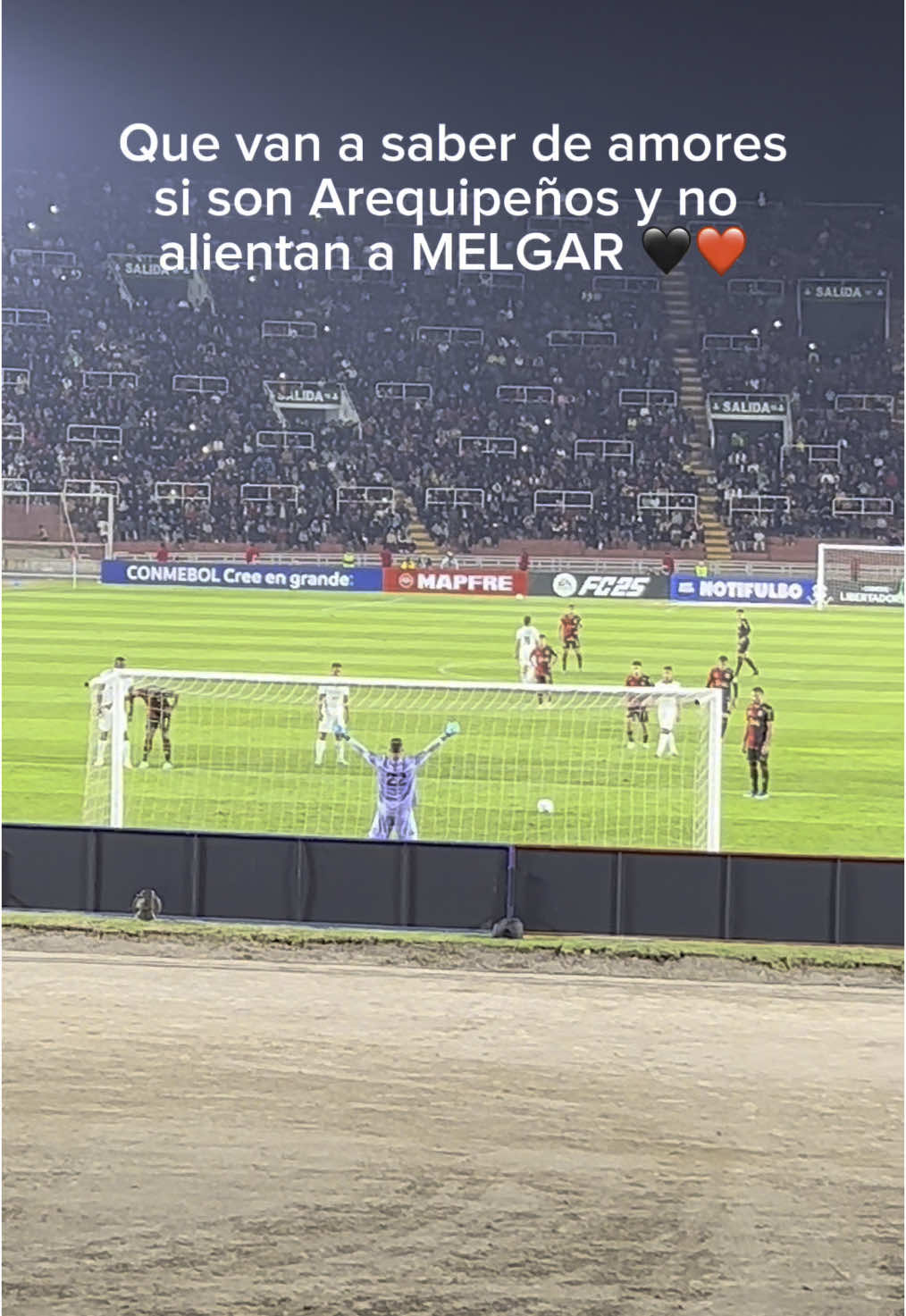 Lo que mi viejo me heredó, ser hincha del domino ❤️🖤 #foruyou #parat #lonccopatron #melgar #libertadores #arequipa @Felix Alonso Barriga 