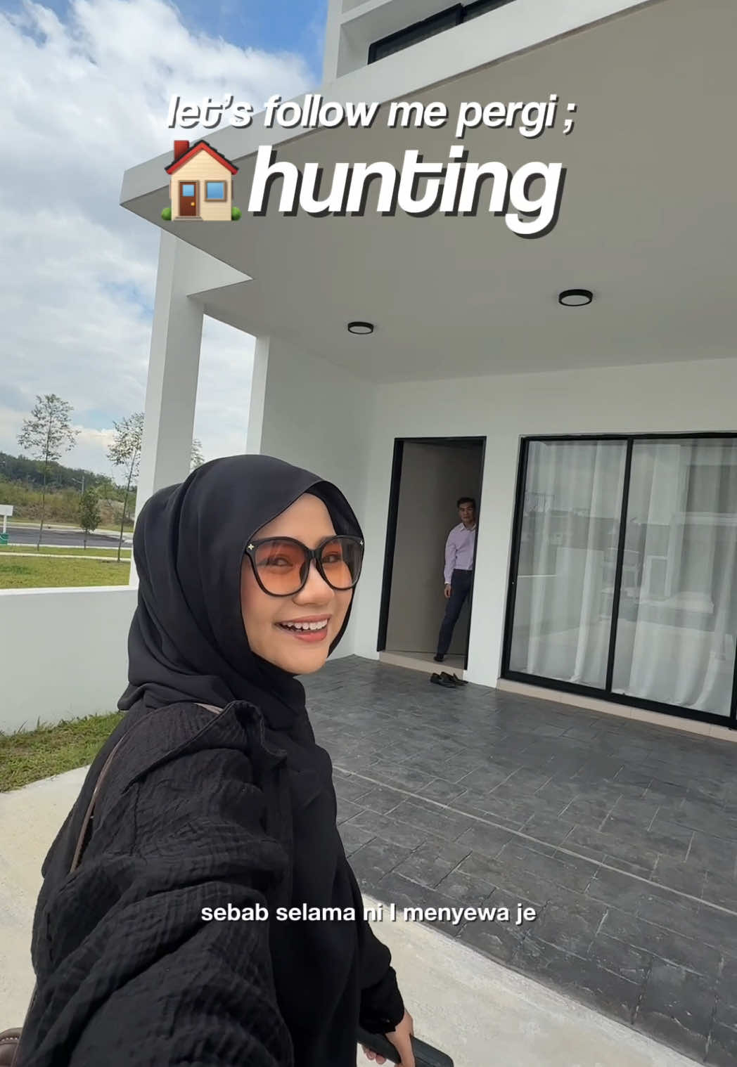let’s house hunting with me! i’ve always dreamed of owning a house before 35 so macam dah rushing ni haha kena start survey. Lambaian Dua project dekat Bangi ni really catches my attention. sukaa sebab layout rumah cantik, kawasan pun best, easy access to highway so senang if nak pergi KL, basically ticked off all my criteria la. it’s freehold and low density juga so sangat la tenang stay sini. from RM730,000 je dah boleh dapat 😍 siap ada club house juga. kunci boleh dapat 3rd Quarter 2025 ni. so hm what do you think about this Lambaian Dua? ada siapa nak berjiran dengan saya? hehe 