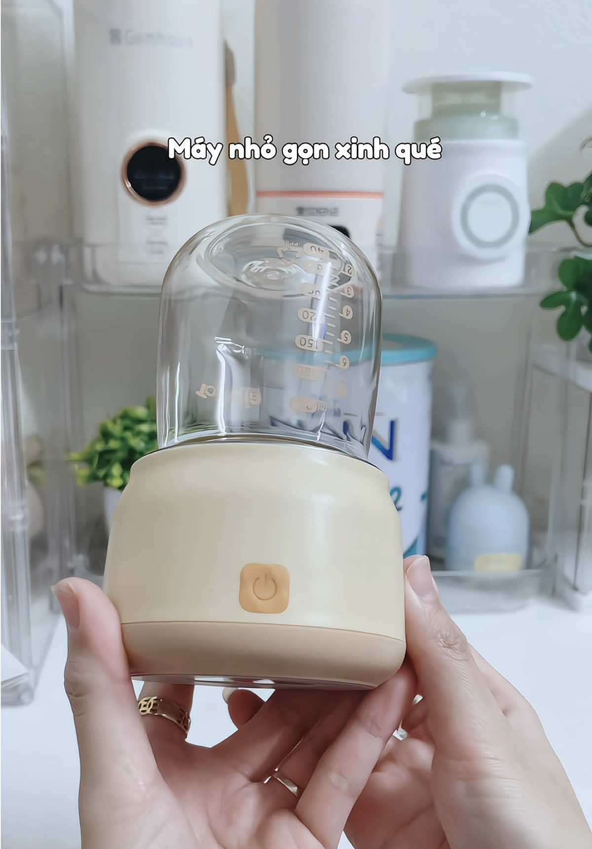 Chiếc máy hâm sữa mini nhỏ gọn tiện đa dạng cổ nối mang đi đâu cũng tiện #topgiakids #mayhamsuatopgia #mayhamsuaminikhongdaycamtay #topgia #xh #fypシ゚ #mecoemcam #mebimthongthai 