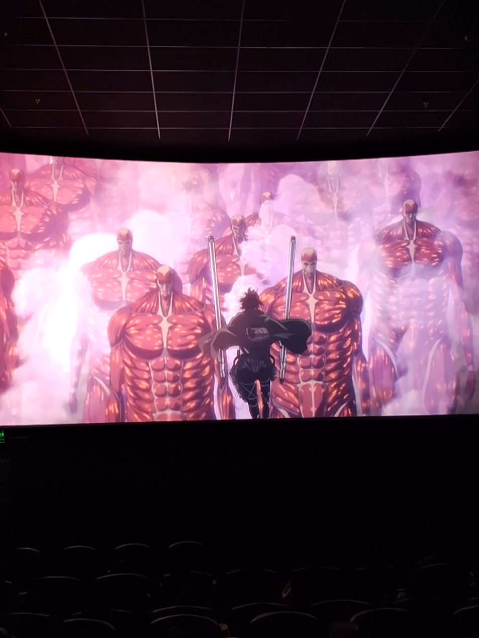 Siempre lloraré cada vez que vea esta escena🫂 #finalshingekinokyojin #muertedehangeshingeki #atackontitan #cine 