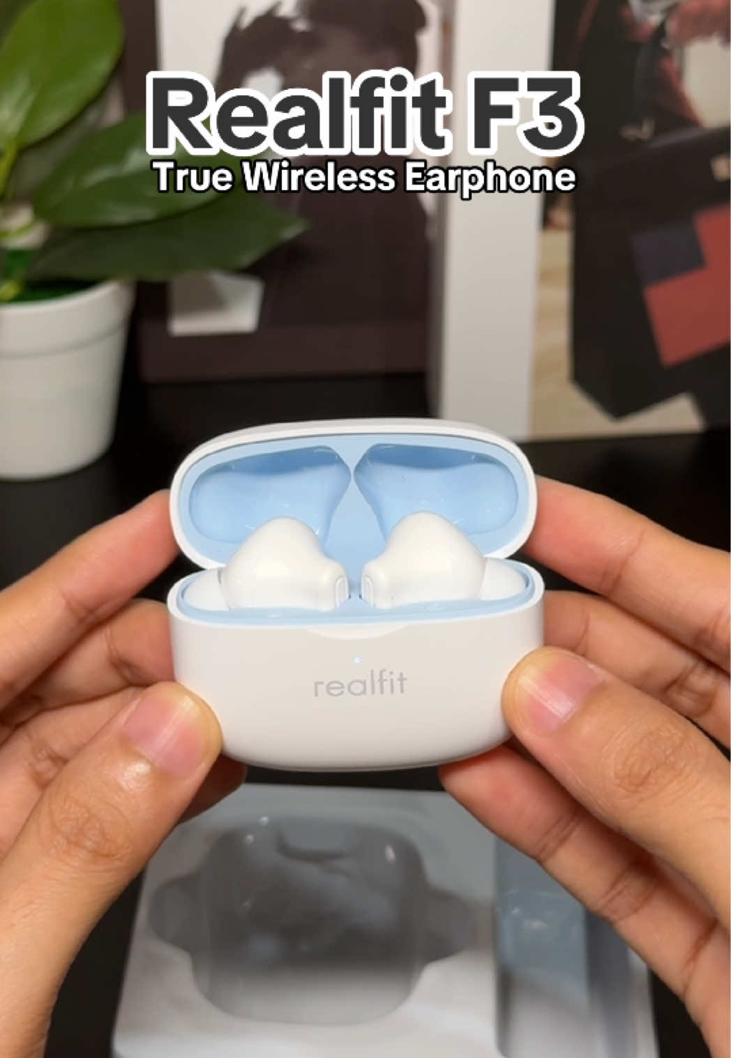 Realfit F3 True Wireless Earphone 😍 #realfitf3 #realfitearbuds #realfit #truewirelessearbuds #wirelessearbuds #wirelessearphone #earbuds #earphone 