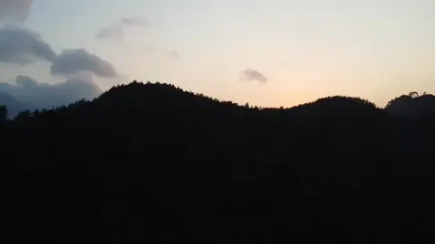 Động lực mỗi ngày là kiếm tiền để đi đến nơi mình muốn  #trekking  #leonui  #top  #hot 