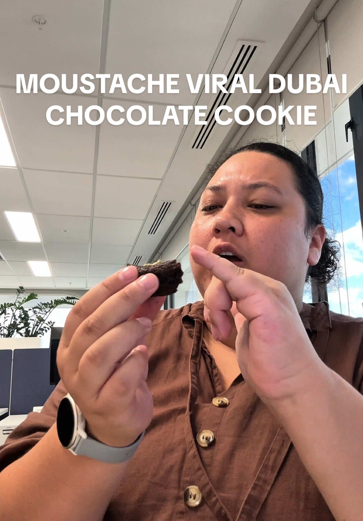 I’m sorry to the viral Dubai chocolate cookie but she’s not the one for me.  My UNPROFESSIONAL CANT BAKE opinion is that I think they chose the wrong base, the chocolate base takes over the whole cookie pie so you don’t really get the all that pistachio delicious flavour. The filling is nice as you expect. My fav part was just eating the filling with the chocolate they have on top, yum! #aucklandeats #moustache #dubaichocolate #cookiepie food must eat food places in Auckland #moustachecookiepie 