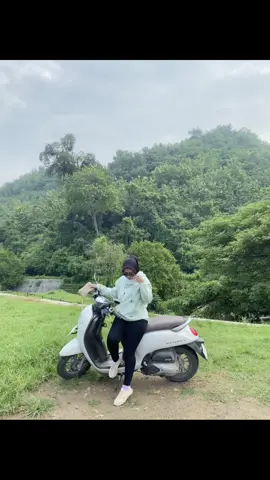 OOTD naik motor scoopy#OOTD##leging ank perempuan tanggung #Kacamata Hitam Modern #hijabsport 