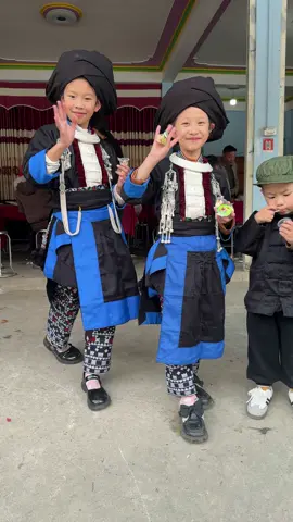 Chỉ cả, chị hai và cậu ba. Đây là câu trả lời cho các bác hỏi e đã có ck chưa ạ#phienchovungcao #duoclieutaybac #cogaidao #dacsanvungcao_taybac #thaoduocthiennhien #cuocsongvungcao 