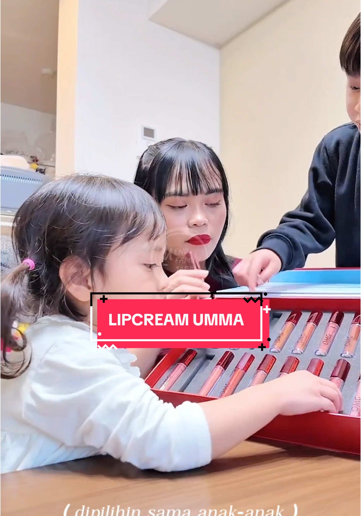 ini nih rahasia bibir cuantik se-NKRI-nya umma Mega😏❤️ @OMG 💄 —• #OMGBeauty #LipCreamOMG #OMGBrandFestival #Lipcream #LipCreamViral #OmbreLips #OMGNeverFade #OMGSelaluON #NewOMGMatteLast