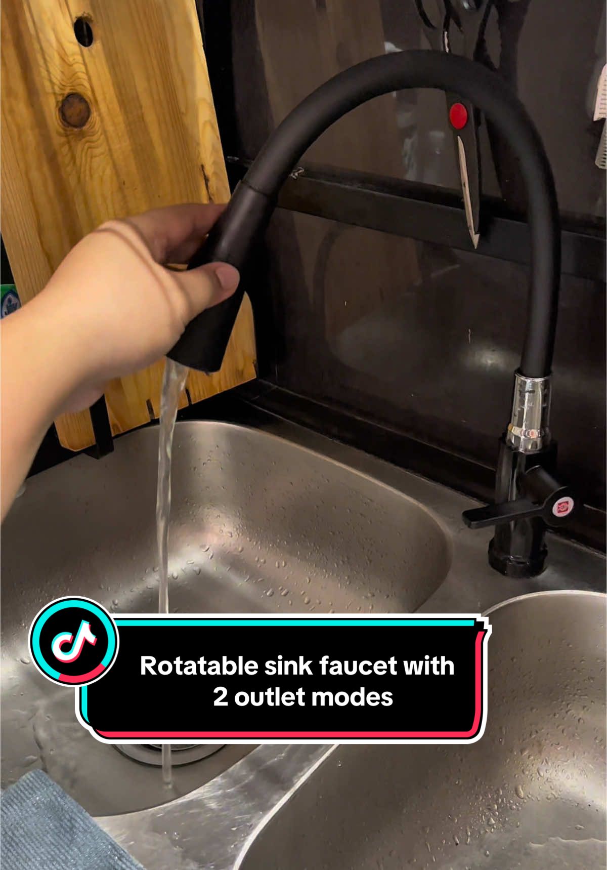 360 degree rotatable sink faucet! May 2 outlet modes pa 👌🏼💯 #sinkfaucet #kitchen #fyp #faucet #tiktokfinds 
