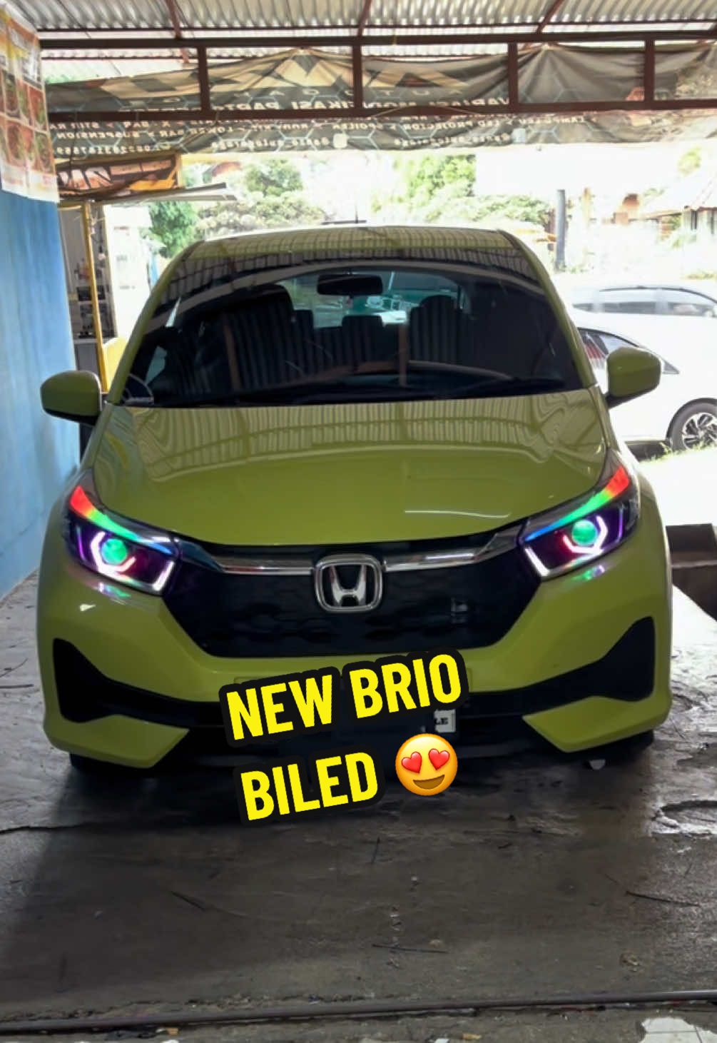 Tiada hari tanpa brio 🥰 Mobil paling simple dan cakep untuk di modif , pasang biled double laser dari aes aja udh langsung cakep banget 🥰 nga cuma cakep jadi terang juga donk cahaya lampu nya 😍 #anzoautogarage #anzoautogaragemanado #biled #biledprojector #aes #upswaymaker #dealerresmiaesmanado #dealerresmiupsmanado #manado #briomodifikasi #modifikasibrio #brio #newbrio #biledbrio #briobiled  #CapCut 