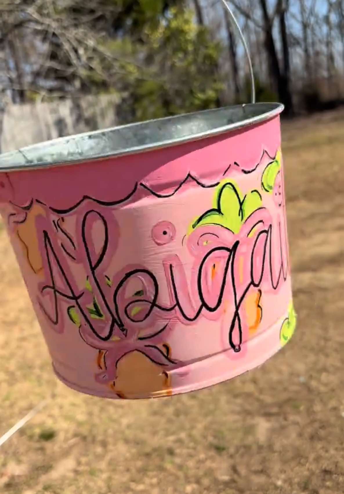 Another Easter bucket 🎀🥕 #painting #bucket #easter #bunny #pink